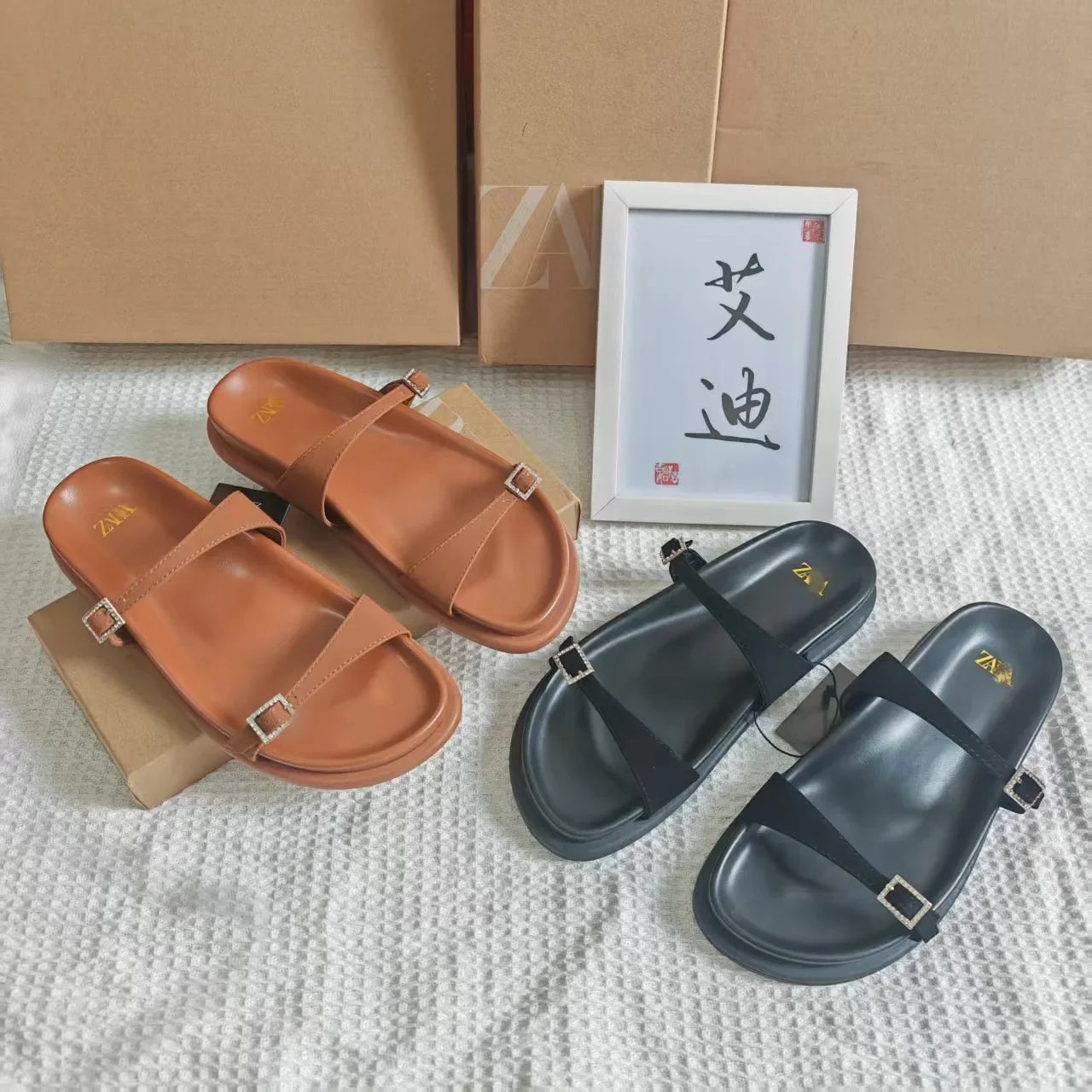 Sandalias planas ZAR para mujer, de satén de seda, con hebilla y diamantes, negras, modernas, sin cordones.