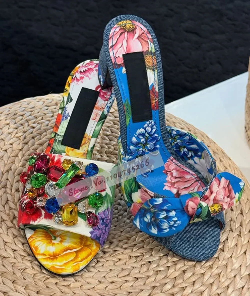 Botines ALMUDENA con holograma iridiscente en color plata y rosa, con plataforma alta y tacón grueso, metalizado mate