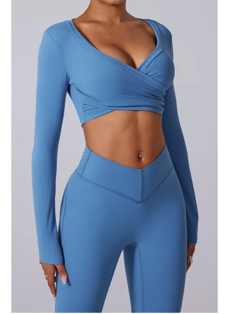 Conjunto de yoga para mujer: pantalones acampanados, ropa deportiva para gimnasio, top push-up de manga larga, estilo deportivo y sexy.