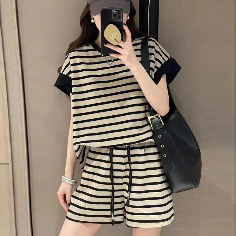 Conjuntos de ropa a rayas para mujer: camiseta de manga corta y pantalones cortos con cordón, trajes de dos piezas, chándal holgado de verano, conjuntos casuales para mujer