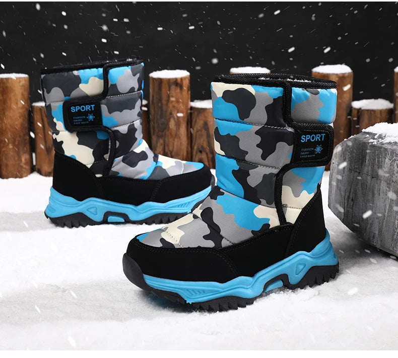 Zapatos de invierno 2025 para niños, de felpa, impermeables, antideslizantes, con suela de goma, botas de nieve cálidas a la moda para exteriores.
