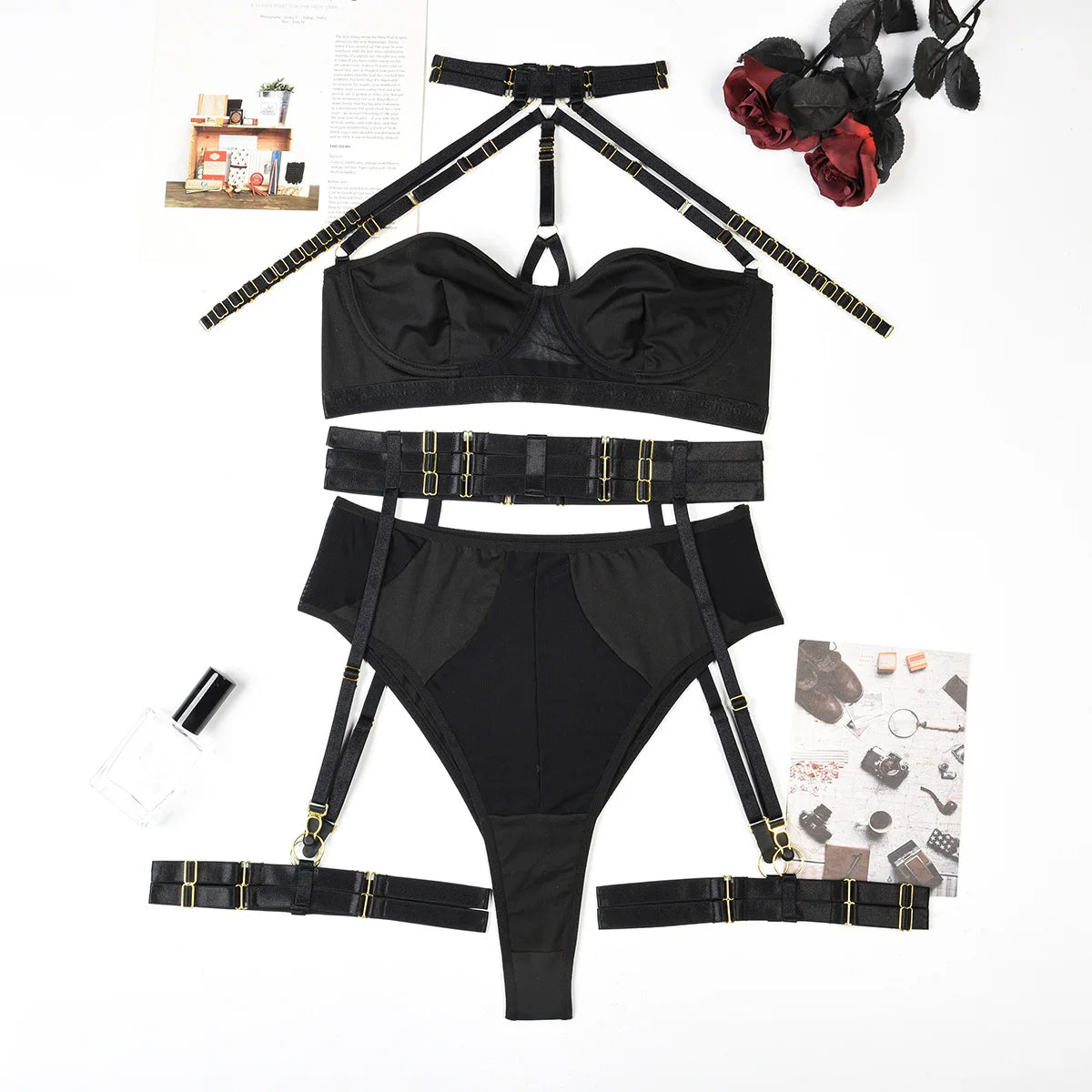 Conjunto de lencería sexy para mujer, con panel de encaje, escote en V profundo, glúteos abiertos, tirantes con forma de corazón de melocotón, cadena cruzada, liguero, ropa interior de tres piezas