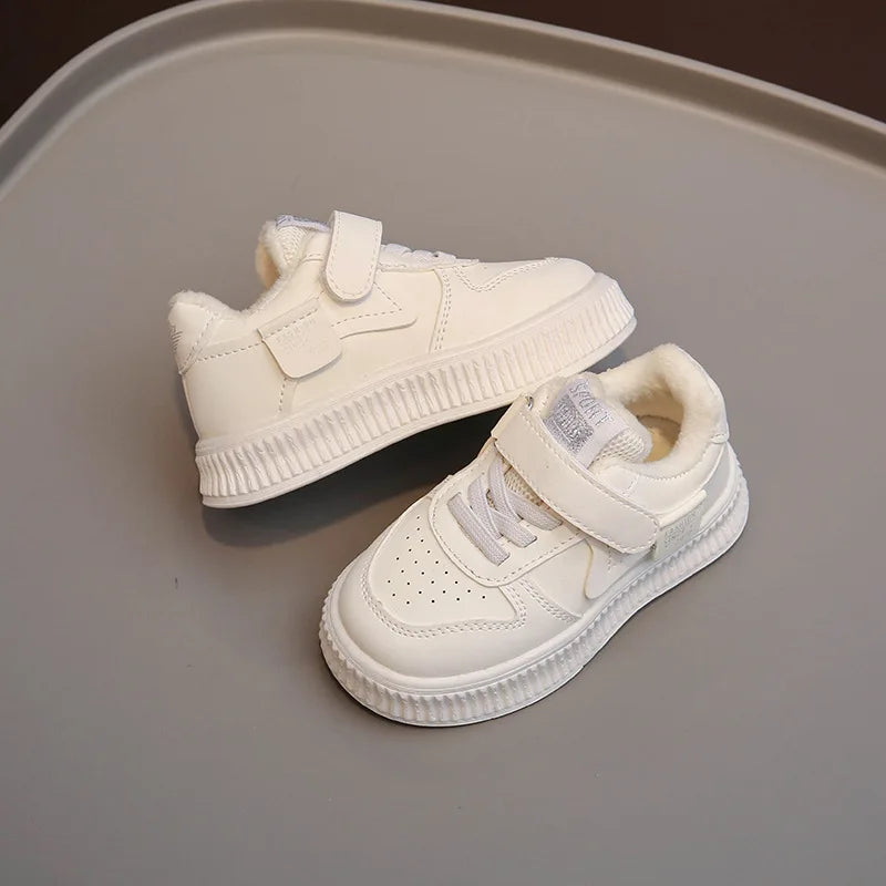 Zapatillas deportivas para niños, otoño e invierno, cómodas, gruesas, cálidas, con forro de terciopelo, informales, antideslizantes