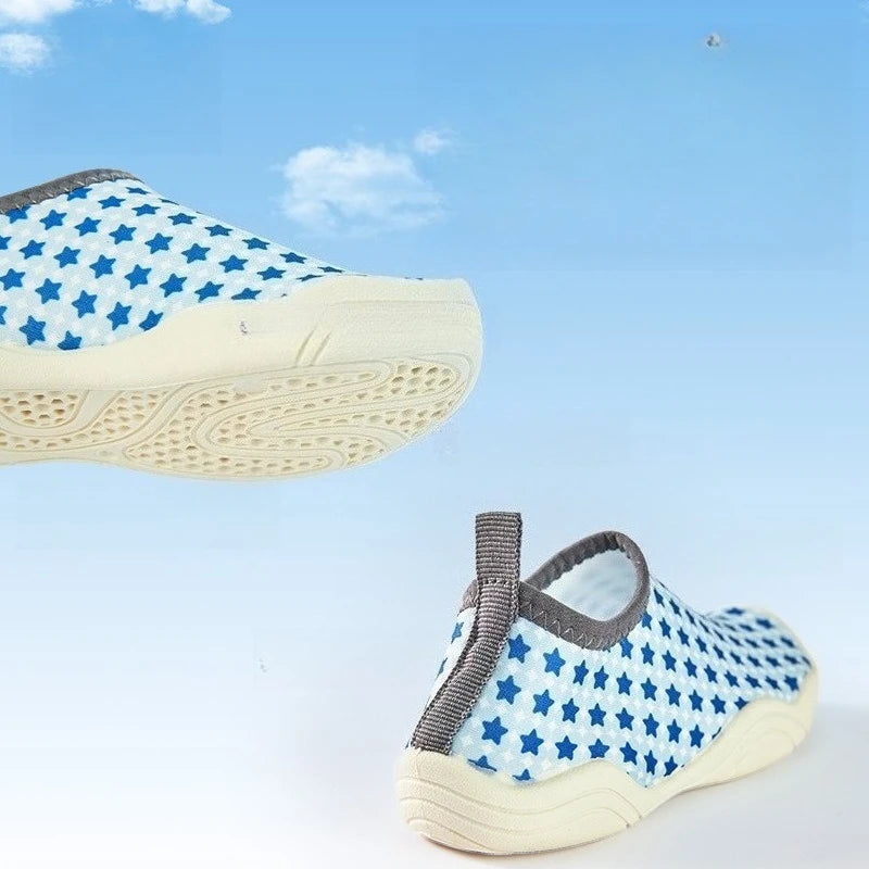 Zapatillas de senderismo para niños, zapatos de agua con suela blanda para niños, calzado antideslizante de dibujos animados para playa, para nadar descalzo