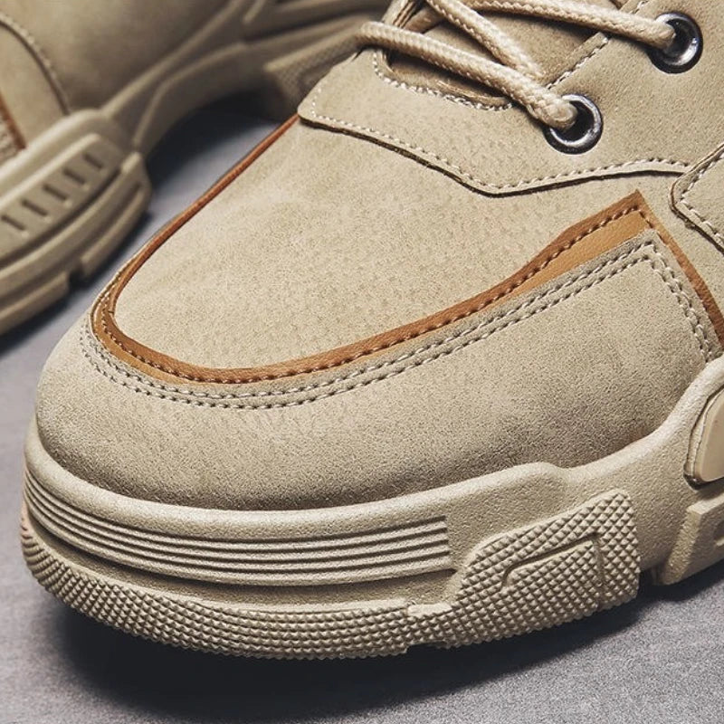 Nuevos zapatos de invierno de caña alta para hombre, botas de nieve para exteriores para hombre, zapatos de algodón con forro polar de moda, zapatos casuales cómodos de marca de tendencia.