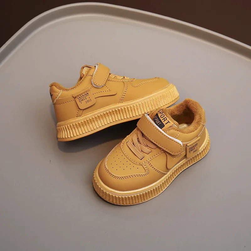 Zapatillas deportivas para niños, otoño e invierno, cómodas, gruesas, cálidas, con forro de terciopelo, informales, antideslizantes