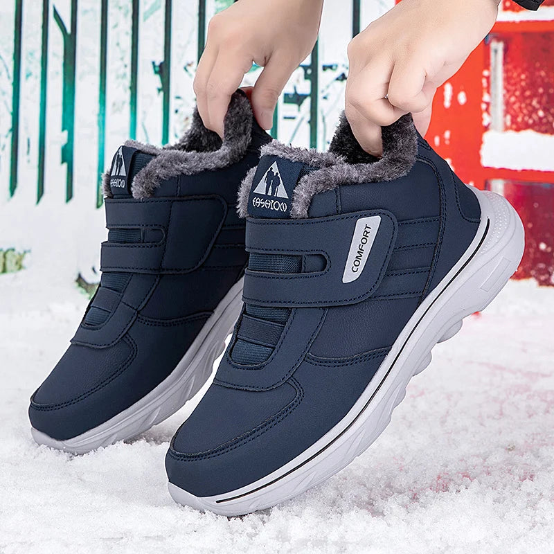 Nuevas zapatillas de invierno para hombre, botas de nieve gruesas y cálidas de felpa, botines ligeros para hombre, botas de algodón para exteriores hechas a mano para hombre.