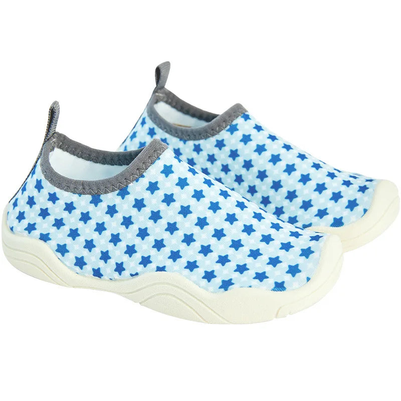 Zapatillas de senderismo para niños, zapatos de agua con suela blanda para niños, calzado antideslizante de dibujos animados para playa, para nadar descalzo