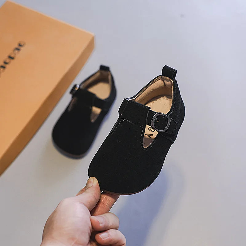 Zapatos planos de invierno para niñas, botas de nieve cálidas de algodón afelpado, suela suave y antideslizante para bebés que empiezan a caminar.