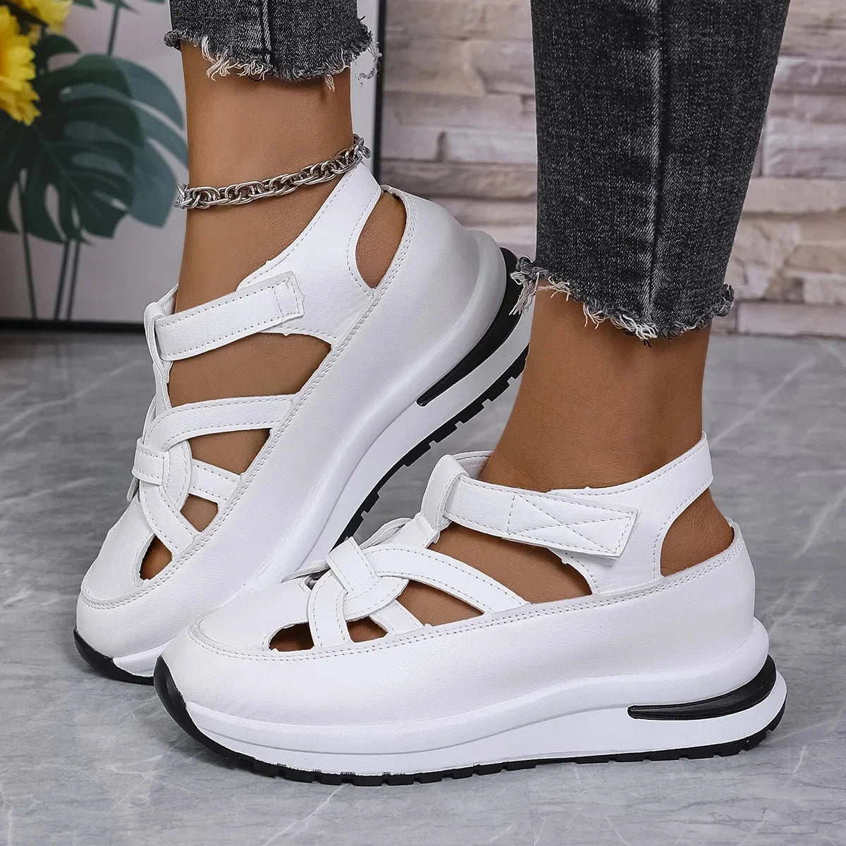 Sandalias de mujer de talla grande, primavera 2025, nuevas, con tacón romano mágico, código 43, cómodas, transpirables, sin cordones, para verano.