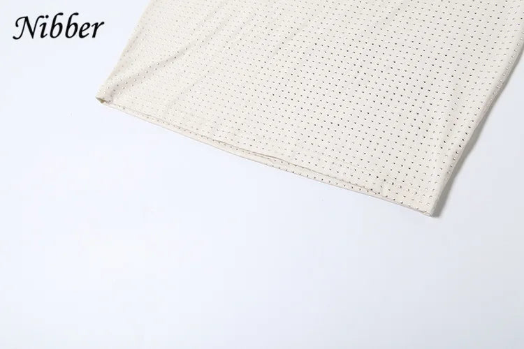 Vestido corto de color sólido con estampado de diamantes de imitación, estilo moderno, escote en V profundo y sin tirantes. Ideal para la moda femenina y la ropa urbana.