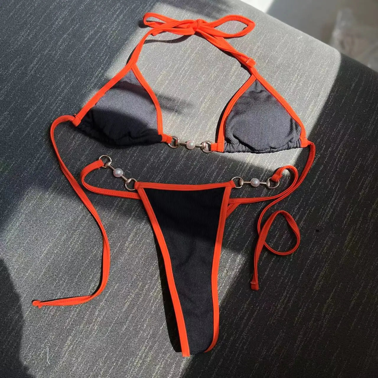 Bikini sexy acanalado, microbikini, novedad de 2023, bañador de cadena para mujer, traje de baño brasileño, bikini blanco y naranja.