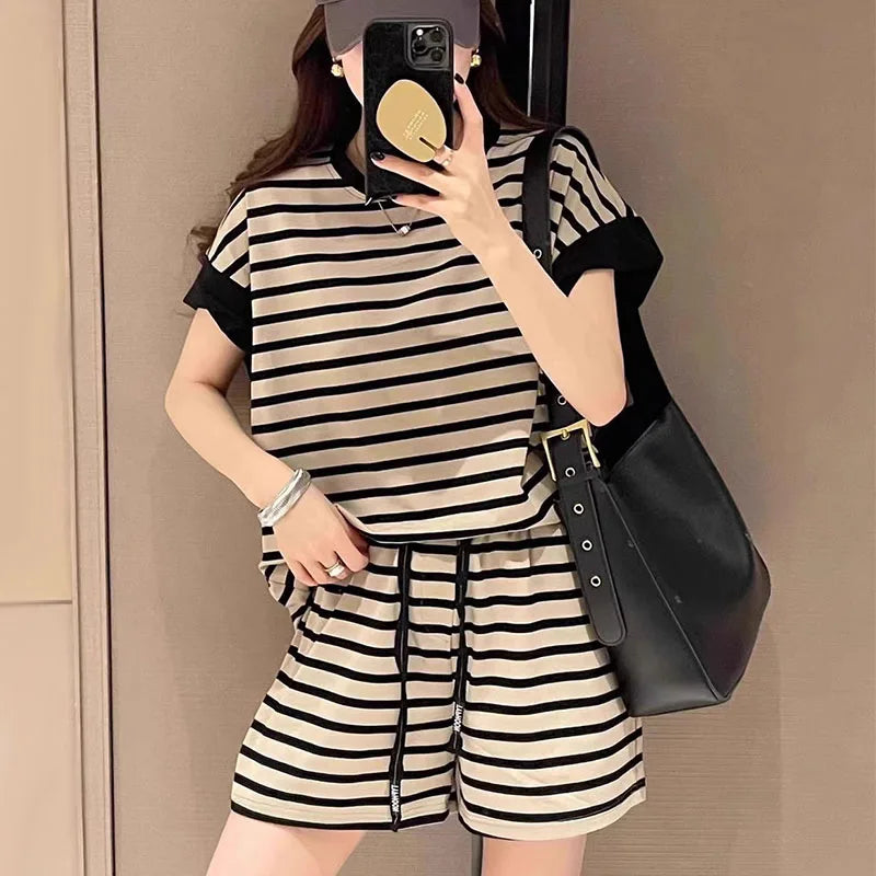 Conjuntos de ropa a rayas para mujer: camiseta de manga corta y pantalones cortos con cordón, trajes de dos piezas, chándal holgado de verano, conjuntos casuales para mujer