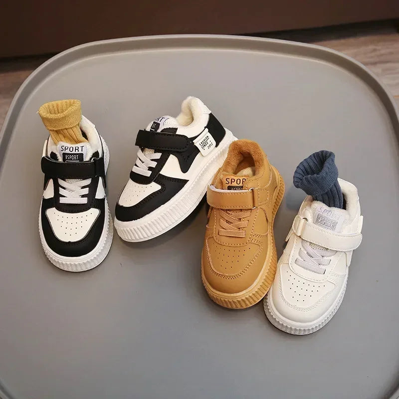 Zapatillas deportivas para niños, otoño e invierno, cómodas, gruesas, cálidas, con forro de terciopelo, informales, antideslizantes