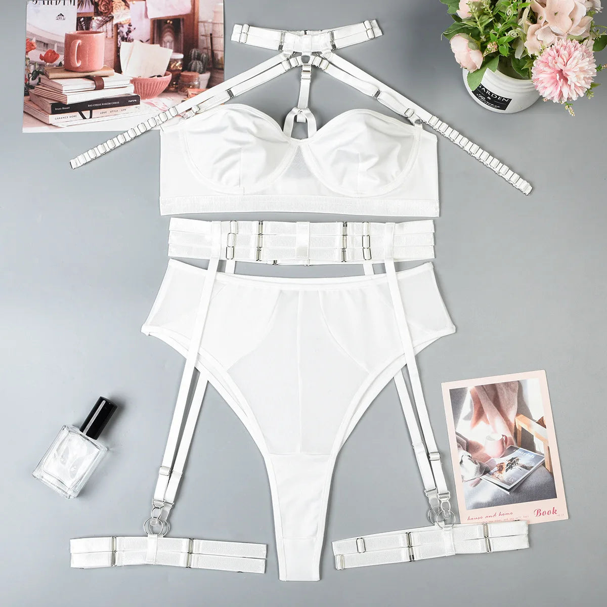 Conjunto de lencería sexy para mujer, con panel de encaje, escote en V profundo, glúteos abiertos, tirantes con forma de corazón de melocotón, cadena cruzada, liguero, ropa interior de tres piezas