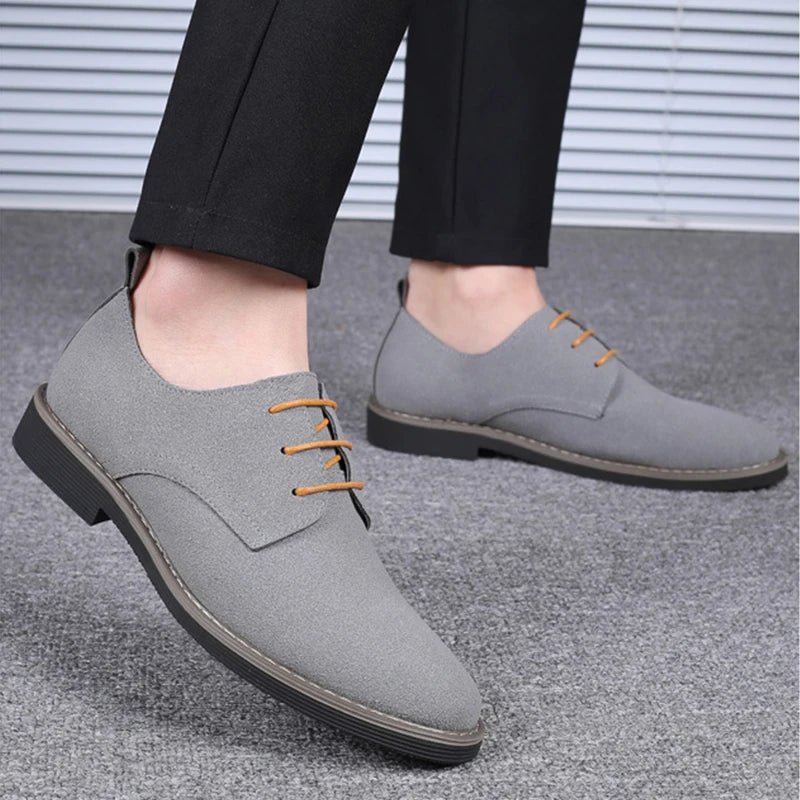 Zapatos de hombre estilo nobuk con cordones, zapatos Oxford suaves para hombre, planos 2023, zapatillas deportivas transpirables de color sólido, zapatos deportivos casuales.