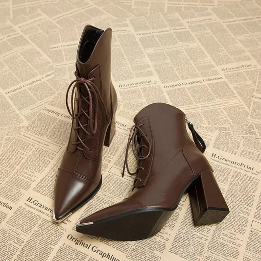 Botines de tacón alto con punta puntiaguda para mujer, botas sencillas de tacón de bloque para otoño e invierno de 2025.