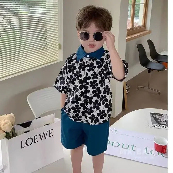 Ropa para niños 2025, nuevo traje de flores de moda para bebé, camisa de manga corta, pantalones cortos, elegante conjunto de dos piezas de pantalones cortos casuales retro.