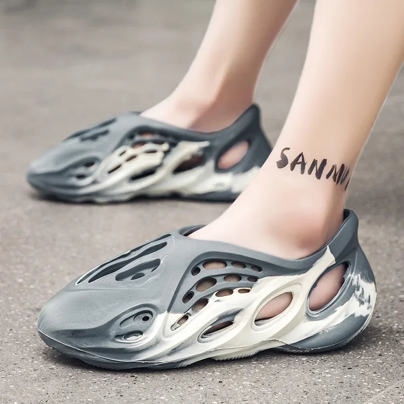Pantuflas casuales y cómodas de EVA para hombre, modernas, con agujeros de coco, para exteriores, sin cordones