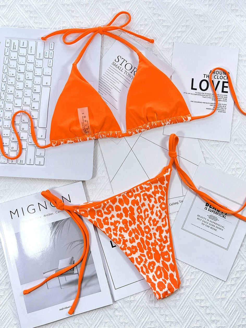 Microbikini de leopardo sexy para mujer, traje de baño femenino de 2023, conjunto de bikini tipo tanga, brasileño, con cuello halter, ropa de playa con cordones