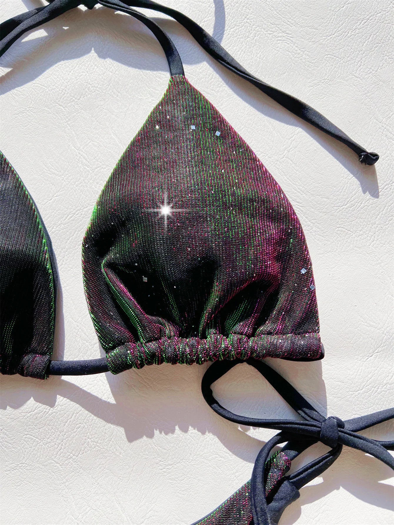 Conjunto de bikini micro halter con tanga y lazo, dos piezas, color morado, con degradado dorado, 2024