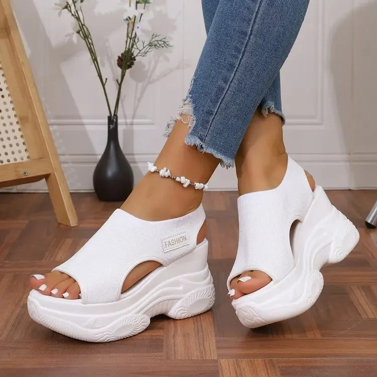 Sandalias de tacón grueso de moda para mujer, estilo nuevo de primavera, informales, combinables, de talla grande, cómodas, con suela de goma.