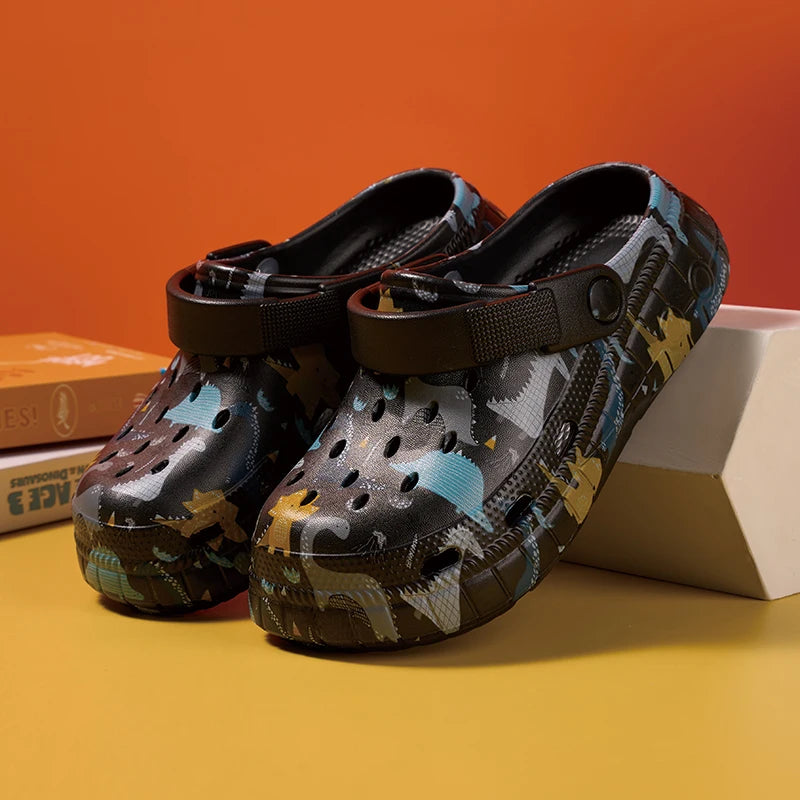 Pantuflas infantiles de moda, ligeras y con un diseño refrescante que combina colores para niños como este.
