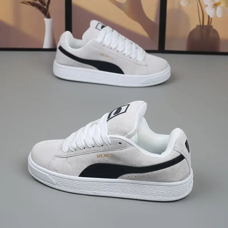 2025 Nuevos zapatos de pan para pareja para mujer, bajos, de suela gruesa, casuales, de moda, para patineta, zapatos blancos, material de PU, antideslizantes