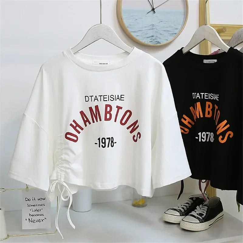 Camiseta corta con cordón y estampado de moda para mujer, diseño informal de manga corta, color negro, verde, rosa, blanco y naranja.