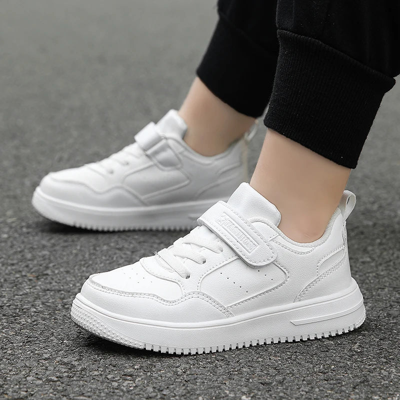 Zapatillas deportivas blancas de moda para niños 2025, calzado deportivo informal para niños y niñas, antideslizantes, para exteriores, cómodas para caminar.