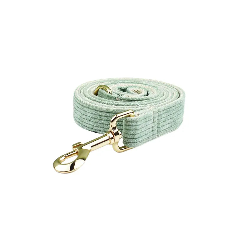 Collar y correa de pana verde claro para perros. Placa de identificación grabada personalizada. Suministros para mascotas. Correa para perros. Corduroy03