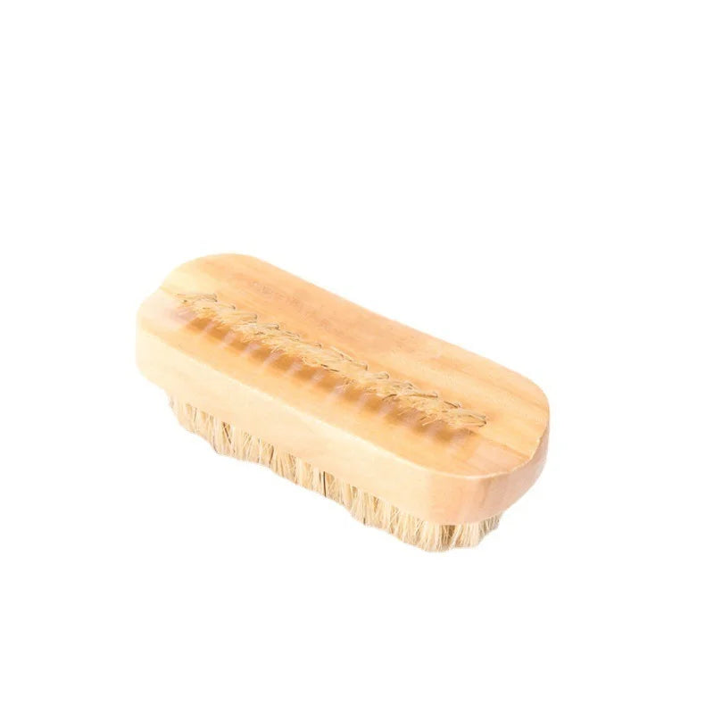 Cepillo de cerdas para manicura y pedicura con mango de madera de doble cara y cerdas de nailon para baño de uñas.