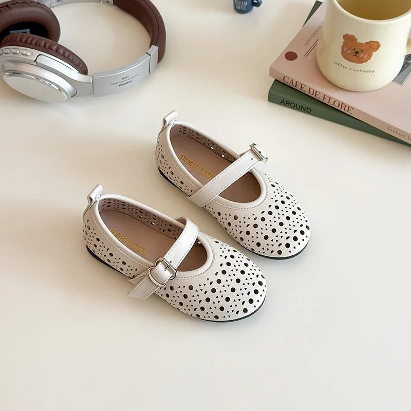 Zapatos casuales para niñas, sandalias de verano 2025, estilo coreano, de suela suave, antideslizantes, versátiles y elegantes.