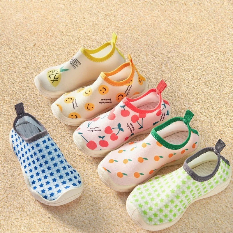 Zapatillas de senderismo para niños, zapatos de agua con suela blanda para niños, calzado antideslizante de dibujos animados para playa, para nadar descalzo