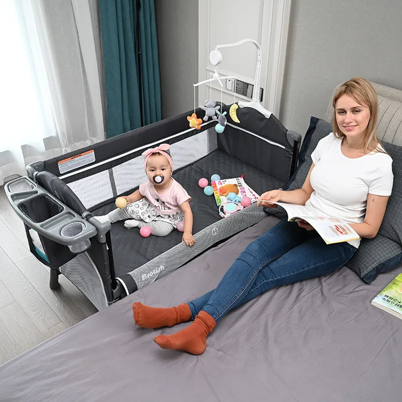 Cuna portátil multifuncional para bebé, cuna plegable con cambiador, mecedora, juego de cama para niños, muebles de dormitorio para niños de 0 a 6 años.