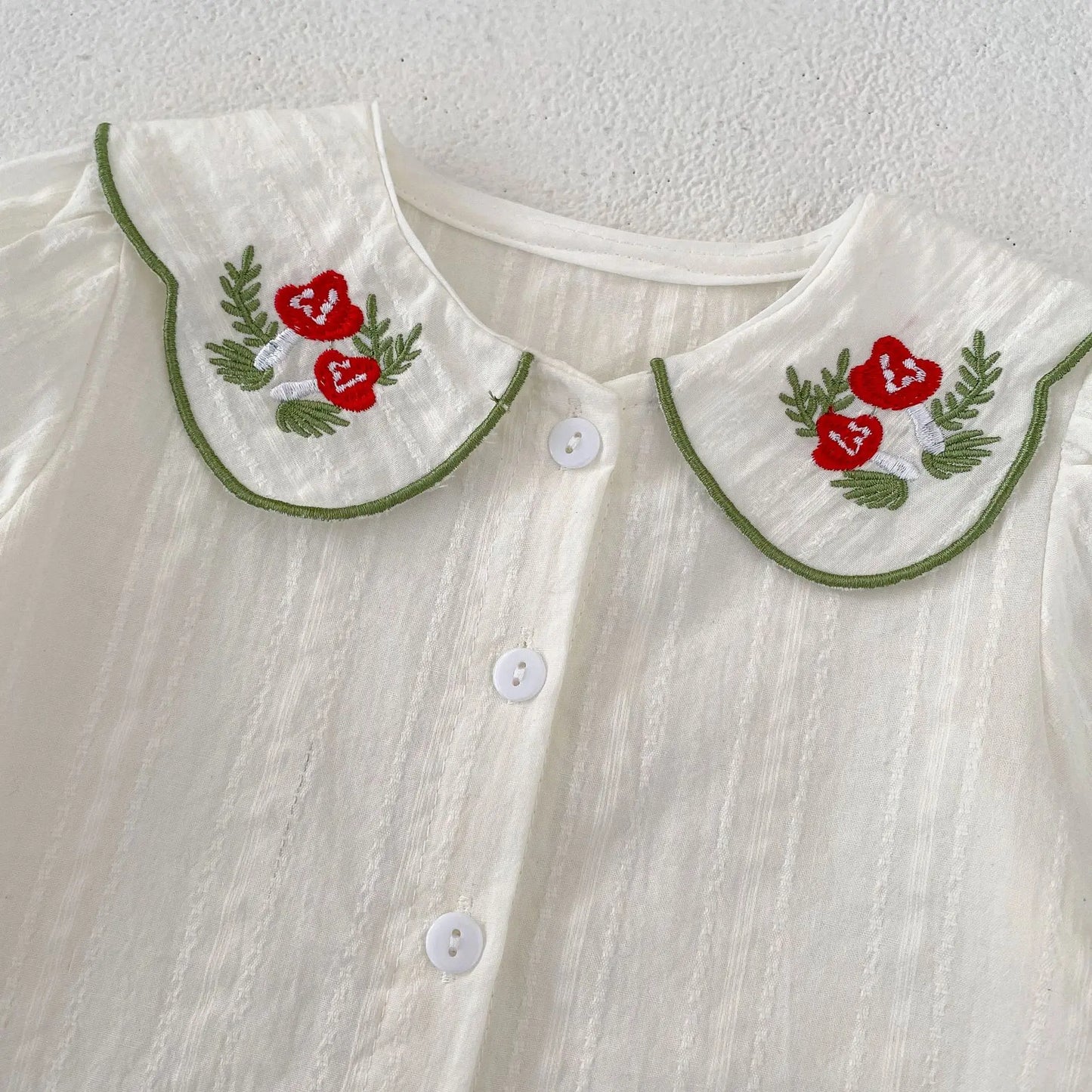 Nueva ropa infantil de otoño, niñas de 0 a 4 años, cárdigan con solapa bordada y pantalón con pechera, conjunto de 2 piezas
