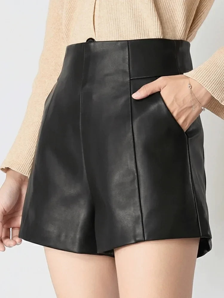 Pantalones cortos de cuero negro adelgazantes de cintura alta para mujer, novedad de otoño de 2023, pantalones vaqueros holgados de corte A y pierna ancha con corte recto.