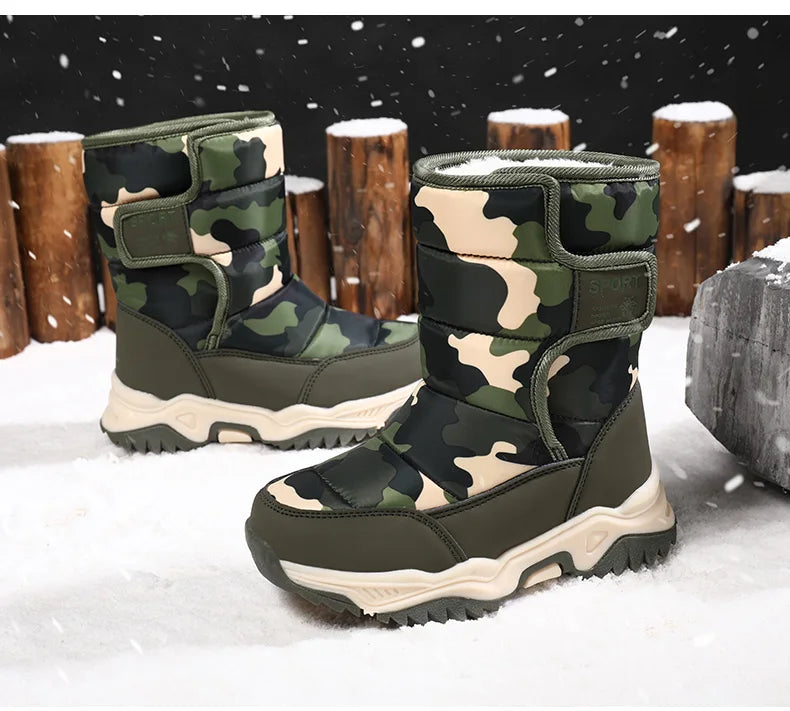 Zapatos de invierno 2025 para niños, de felpa, impermeables, antideslizantes, con suela de goma, botas de nieve cálidas a la moda para exteriores.