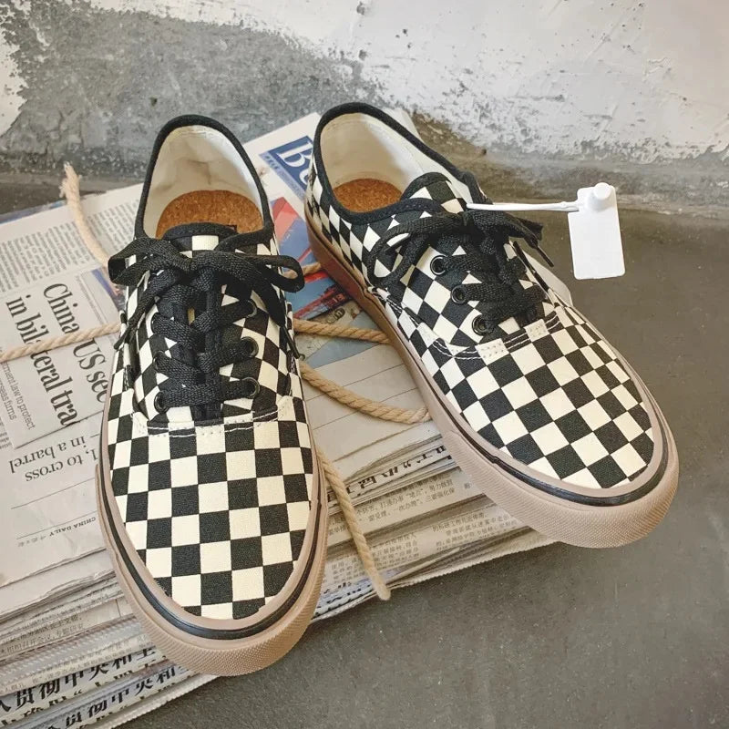 Zapatos vintage de lona para mujer, estilo nuevo, con cintura floreada, estilo tablero de ajedrez, caña baja, para hombre y mujer, venta al por mayor, de cuero y goma.