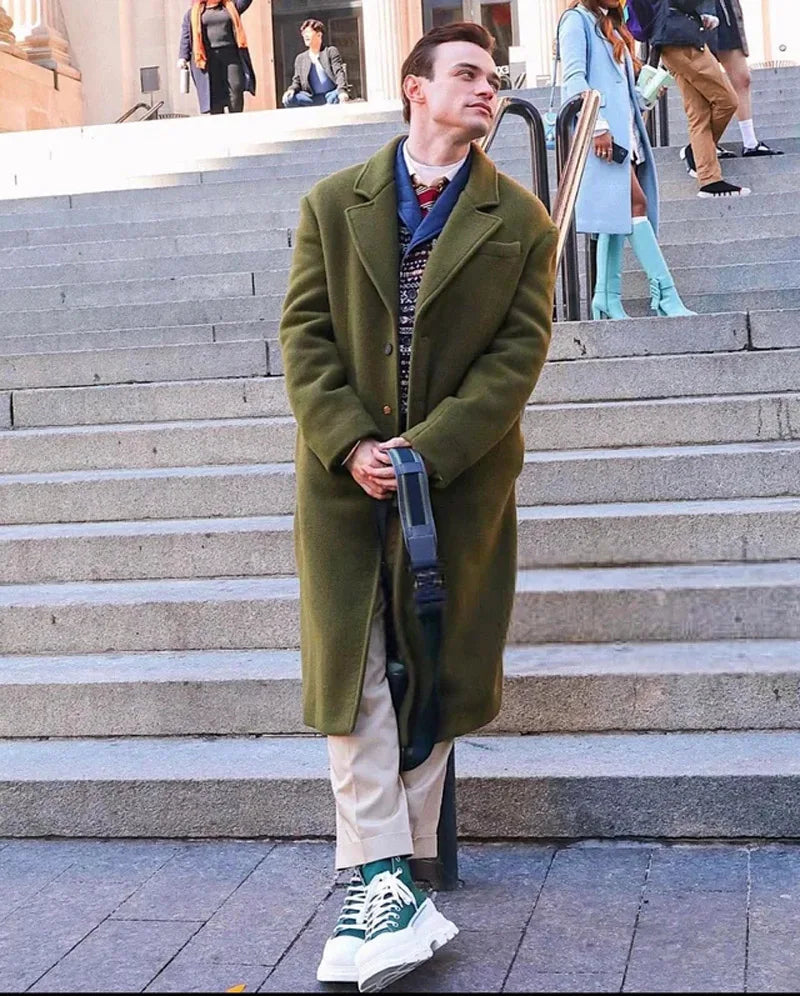 Abrigo verde de Thomas Doherty Gossip Girl temporada 2