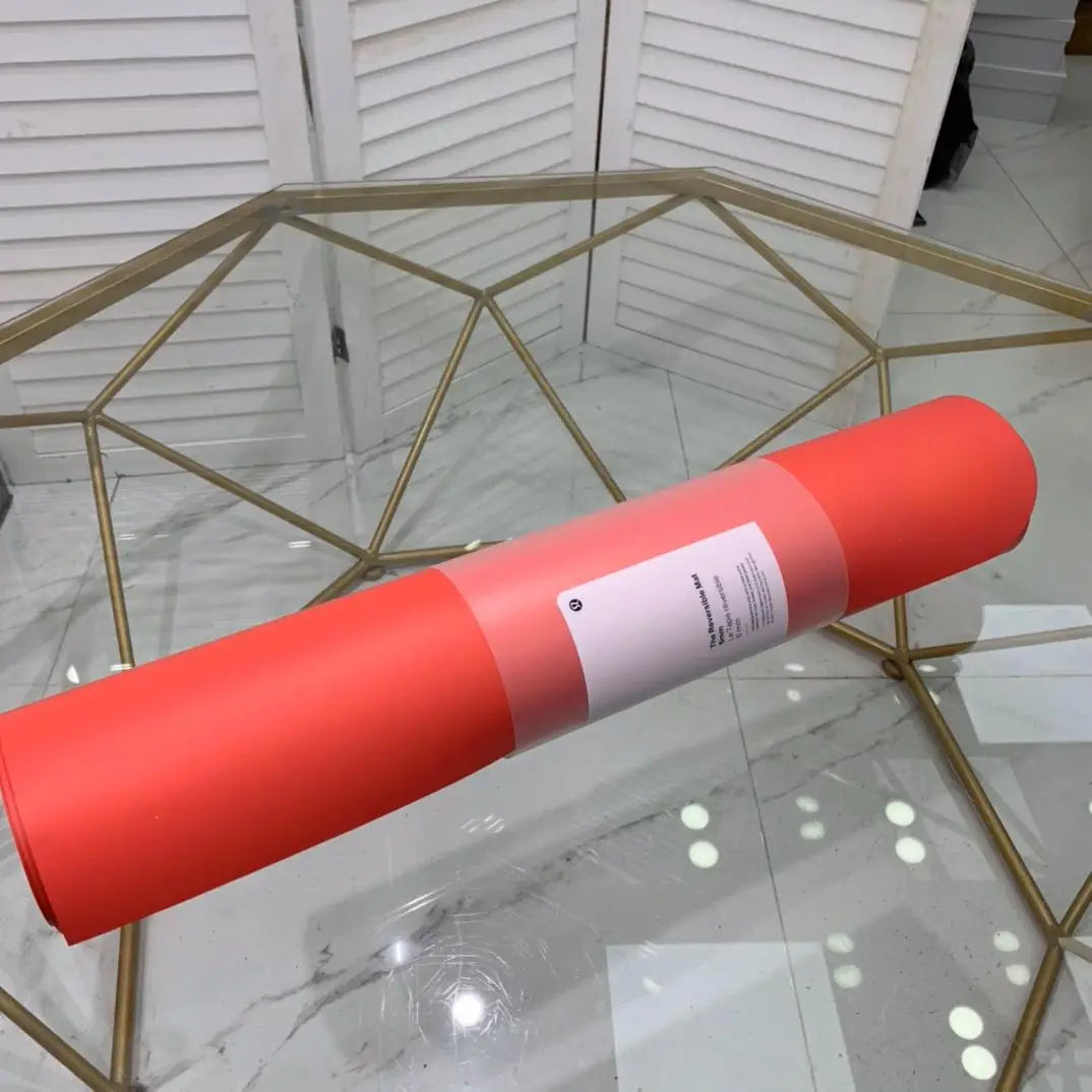 Esterilla multifuncional de yoga. Imprescindible para hacer ejercicio y fitness.