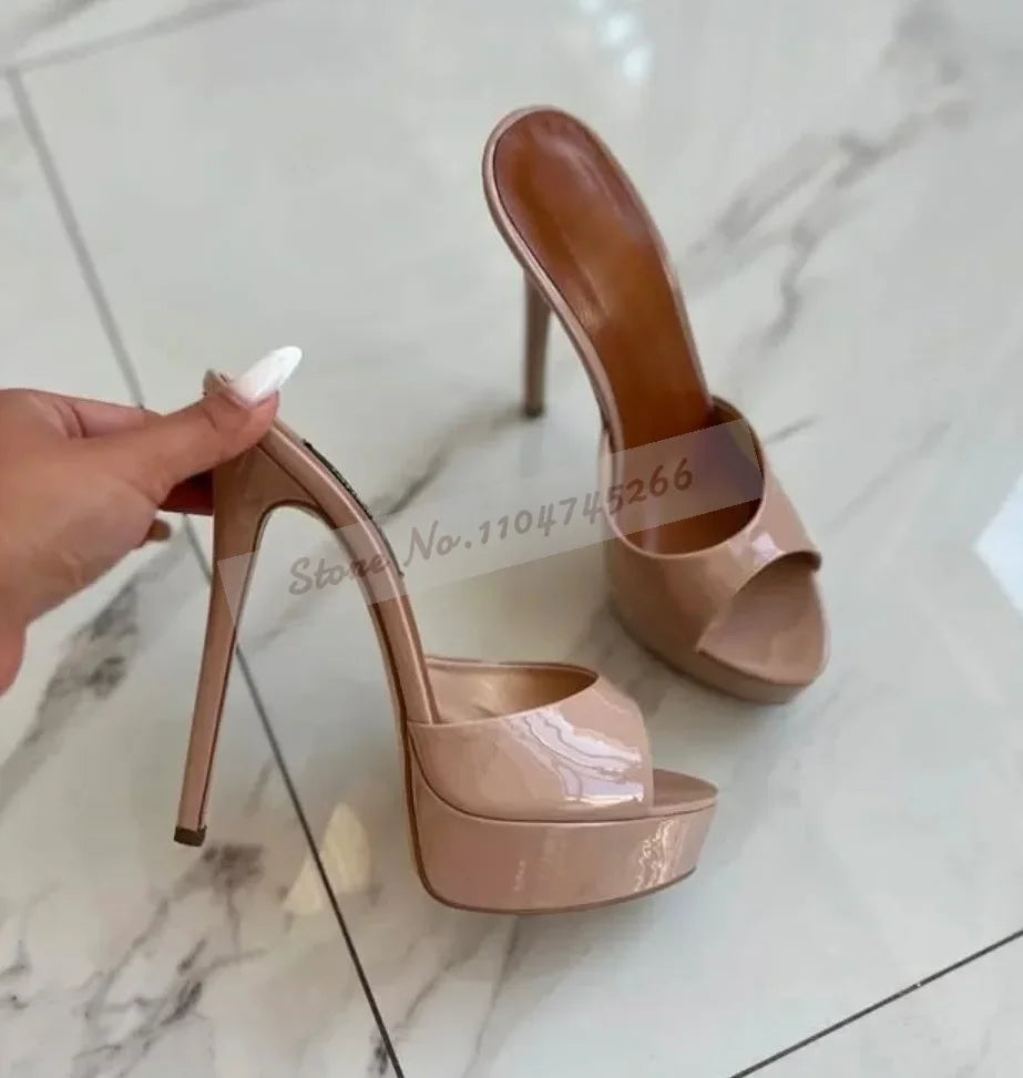 Botines ALMUDENA con holograma iridiscente en color plata y rosa, con plataforma alta y tacón grueso, metalizado mate