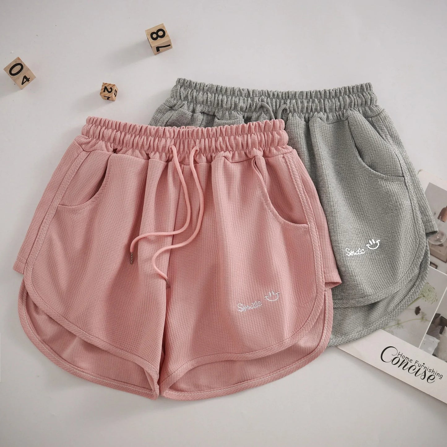 Pantalones cortos informales holgados adelgazantes de verano para mujer, con estampado de cuadros finos, ropa exterior