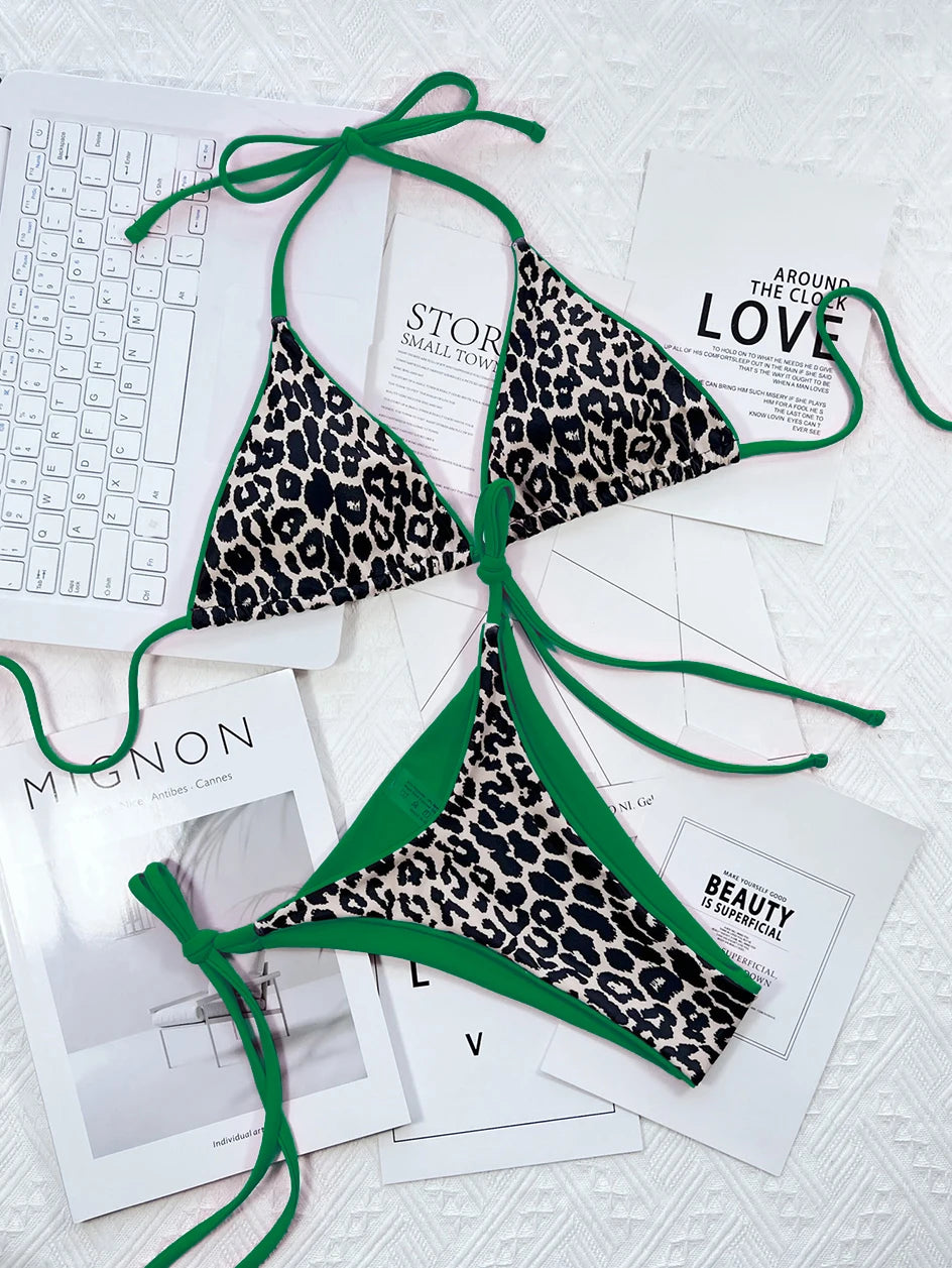 Microbikini de leopardo sexy para mujer, traje de baño femenino de 2023, conjunto de bikini tipo tanga, brasileño, con cuello halter, ropa de playa con cordones