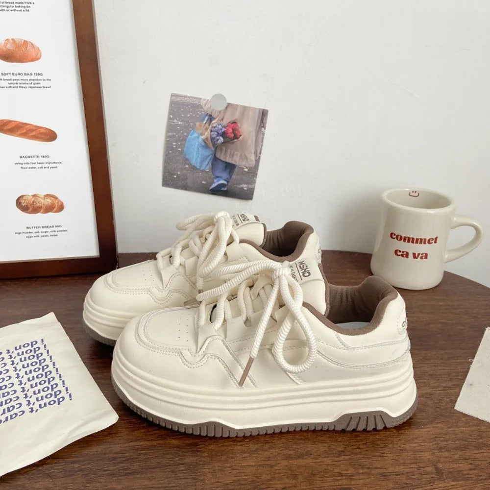 Zapatos de suela gruesa para niños (primavera de 2025), versátiles, ligeros, con aumento de altura, para pan, deportivos informales.