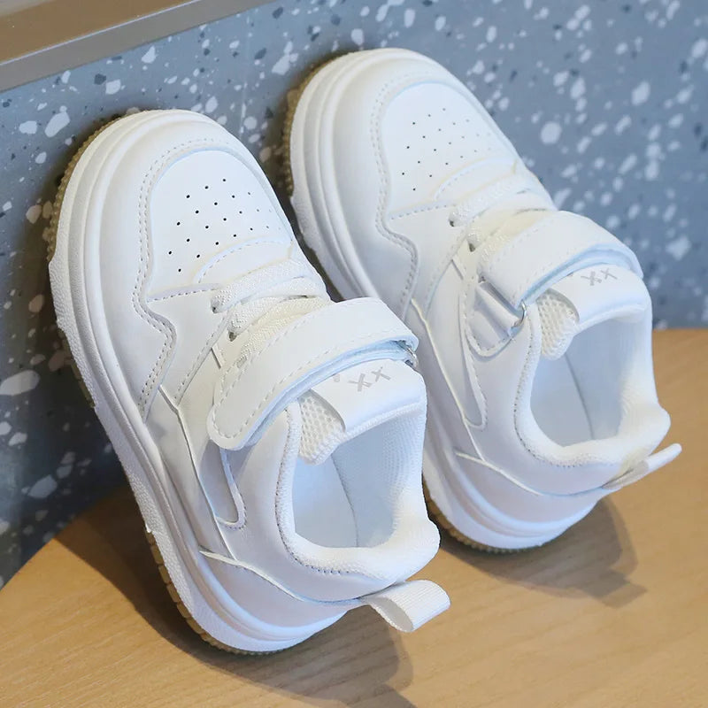 Zapatos blancos para niños, primavera y otoño, deportivos, antideslizantes, ligeros, de suela blanda, informales.