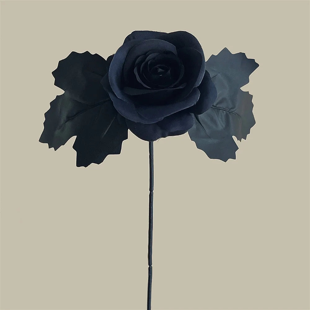 Ramo de flores artificiales para Halloween con calabazas y rosas negras, centro de mesa para el comedor y la sala de estar.