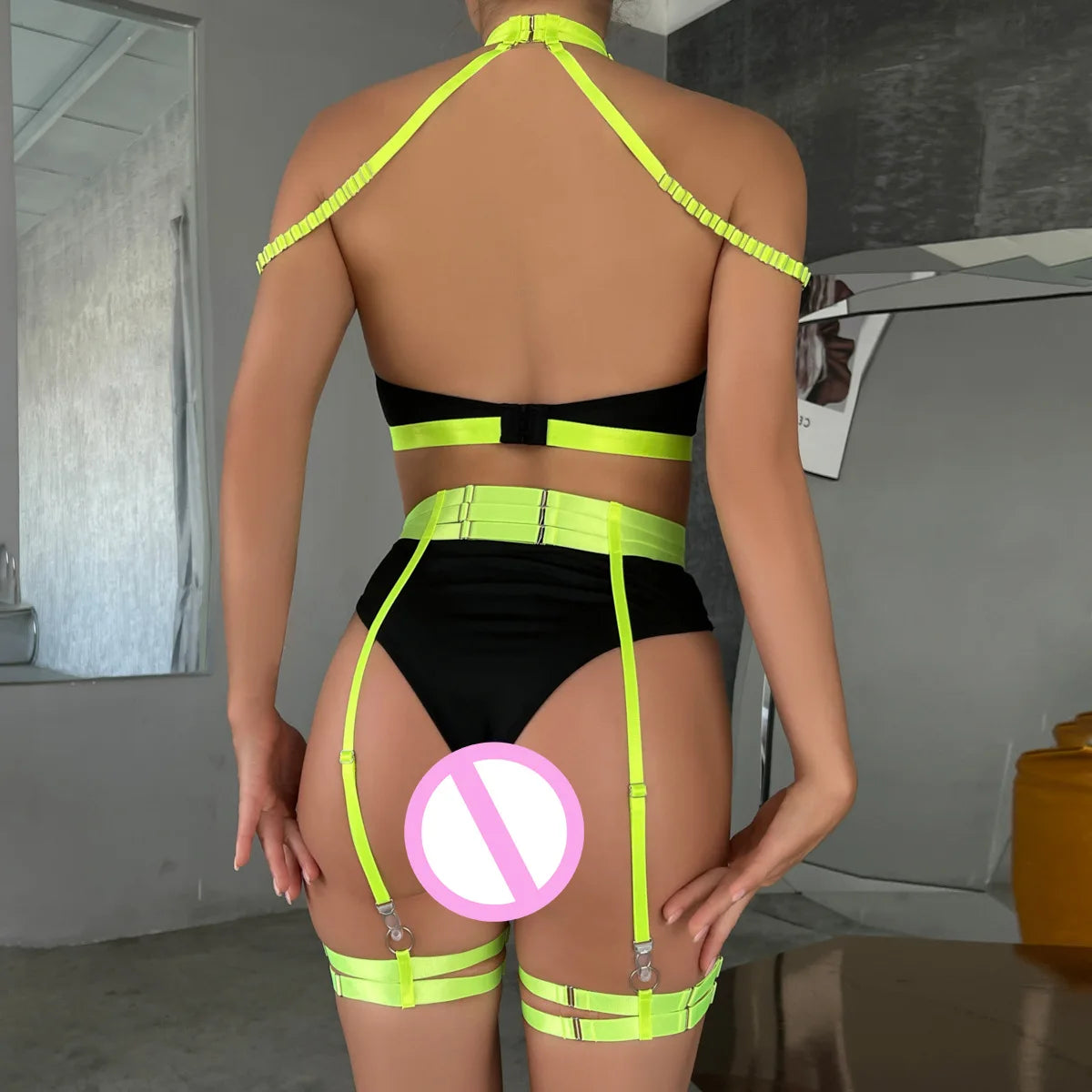 Conjunto de lencería sexy para mujer, con panel de encaje, escote en V profundo, glúteos abiertos, tirantes con forma de corazón de melocotón, cadena cruzada, liguero, ropa interior de tres piezas