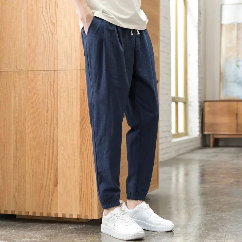 Pantalones casuales ligeros de primavera y verano para hombre, pantalones cortos coreanos de moda, pantalones cargo adelgazantes de pie pequeño para hombre