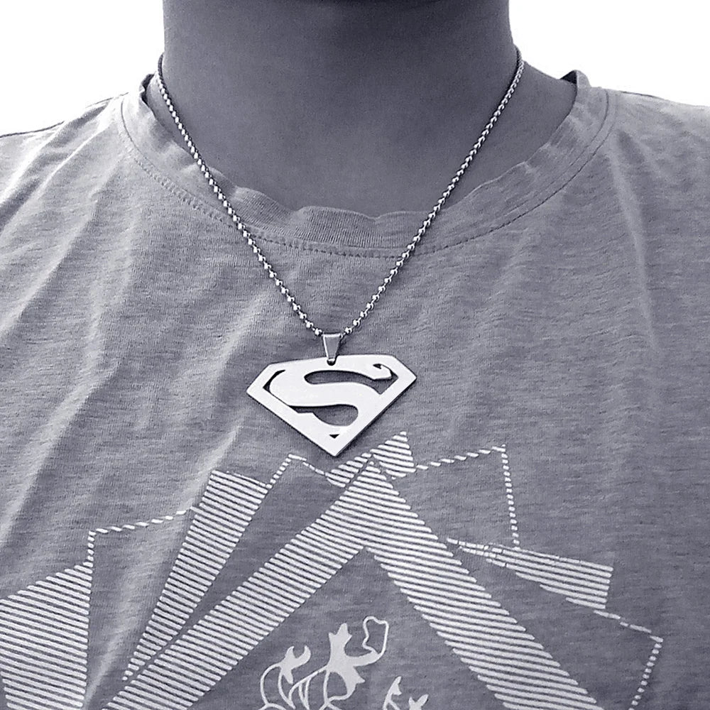 STEELBROS - Colgante de acero inoxidable pulido de alta calidad con diseño de película de anime, superhéroe, para hombre, regalo de joyería para niños y niñas
